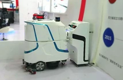 智能清潔AI機(jī)器人 重塑未來(lái)家居生活新范式